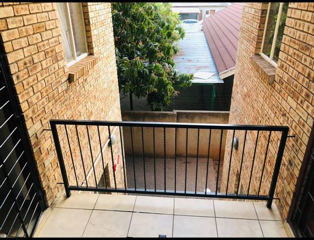 2 BEDROOM APARTMENT FOR SALE IN RUSTENBURG CENTRAL